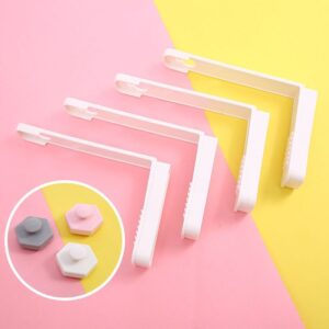 Set of 4 bed sheet fasteners