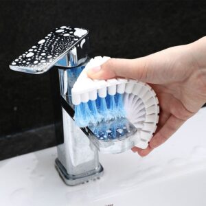 Brosse courbée pliable pour cuisine et toilette